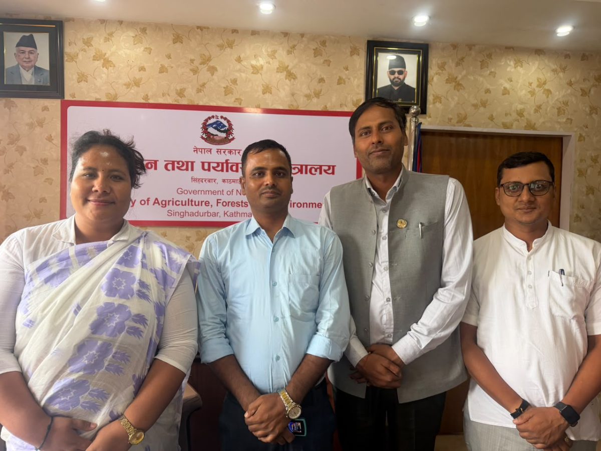 कुखुरा पालक किसानका समस्या समाधानका लागि पहल गर्दै सांसद तपेश्वर यादव